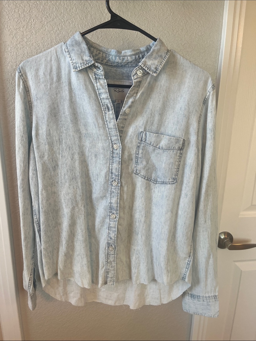 Rails Ingrid Raw Light Acid Wash Button Down Jean Shirt NWT size small